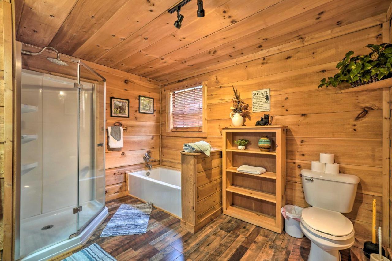 Sevierville Sanctuary Hot Tub, Pool Table And Deck! Exterior foto