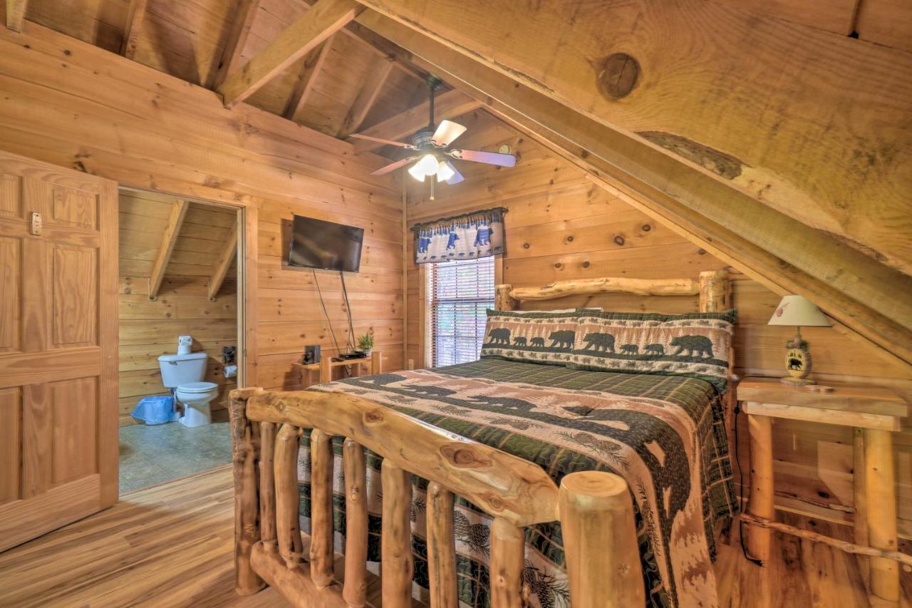 Sevierville Sanctuary Hot Tub, Pool Table And Deck! Exterior foto
