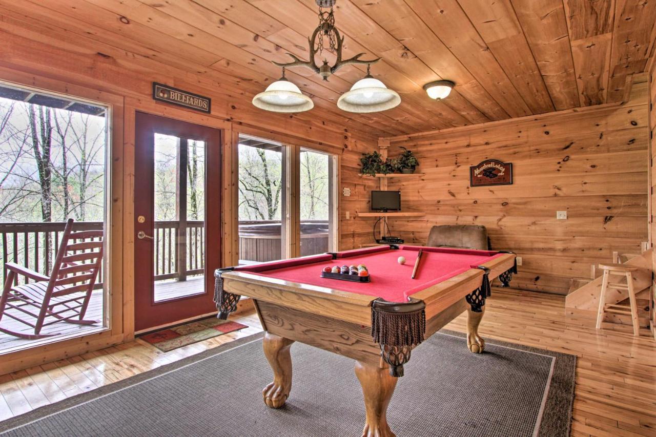 Sevierville Sanctuary Hot Tub, Pool Table And Deck! Exterior foto