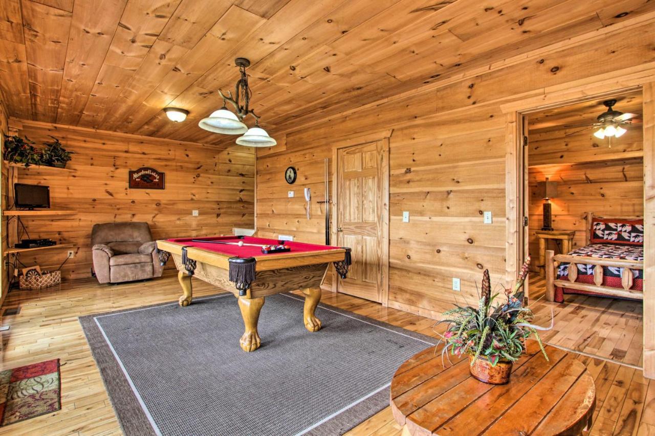 Sevierville Sanctuary Hot Tub, Pool Table And Deck! Exterior foto