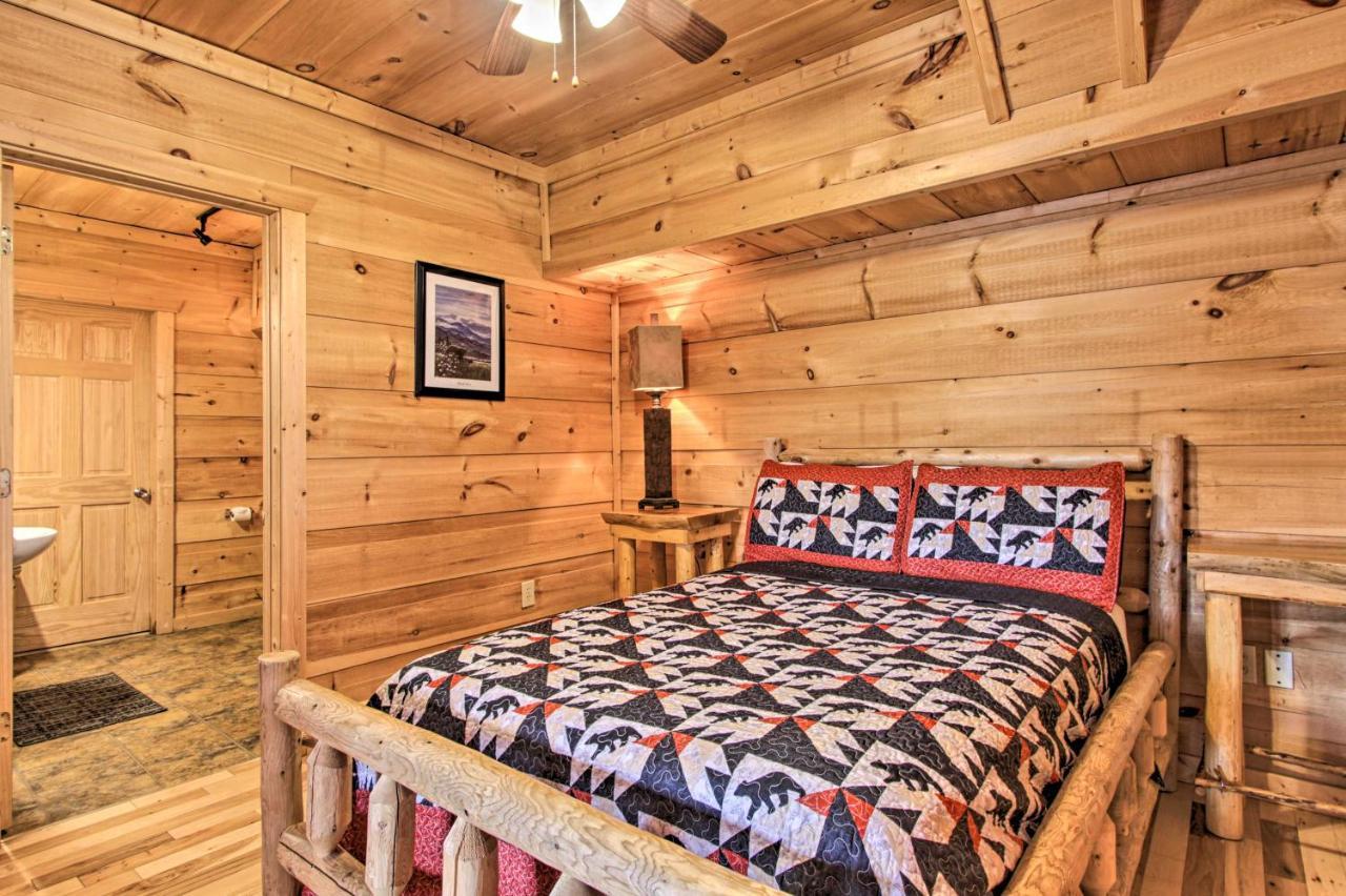 Sevierville Sanctuary Hot Tub, Pool Table And Deck! Exterior foto