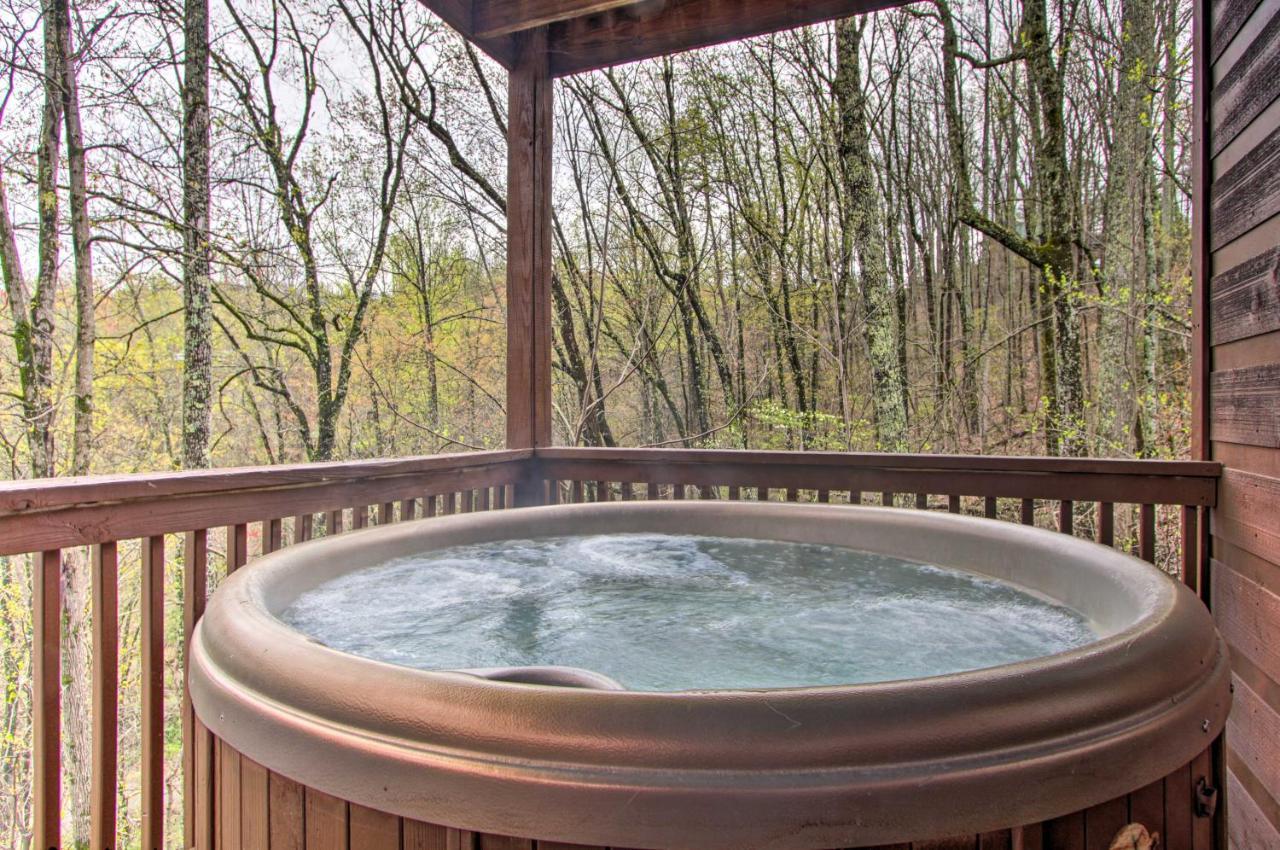 Sevierville Sanctuary Hot Tub, Pool Table And Deck! Exterior foto